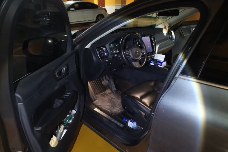 Used Volvo XC60 2019 T5 4x4 Smart Edition China V Standard Driver Seat