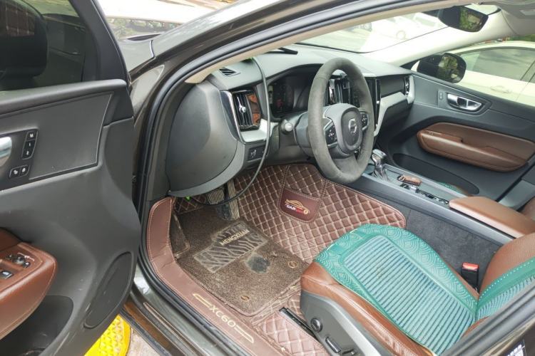 Used Volvo XC60 2019 T5 4x4 Smart Edition China V Standard Driver Seat