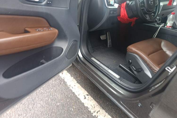 Used Volvo XC60 2019 T5 4x4 Smart Edition China V Standard Driver Seat