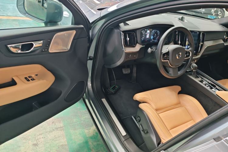 Used Volvo XC60 2019 T5 4x4 Zhiya Luxury Edition China VI Standard Driver Seat