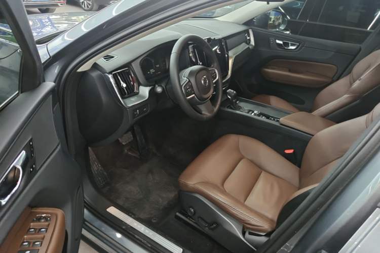 Used Volvo XC60 2019 T5 4x4 Smart Edition China V Standard Driver Seat