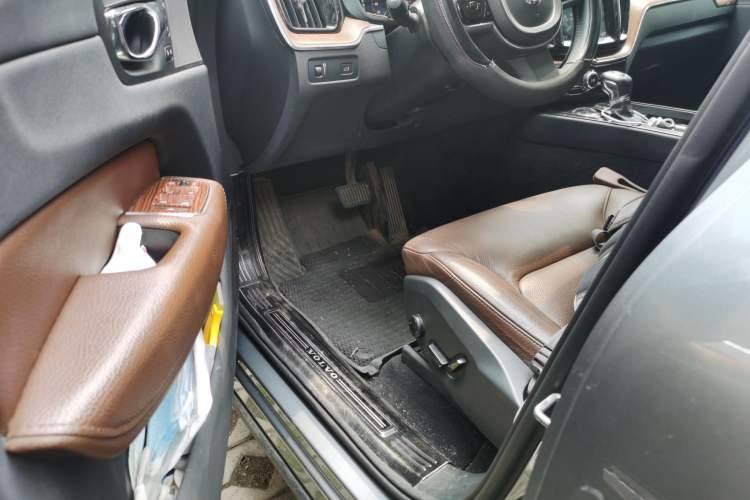 Used Volvo XC60  Driver Seat