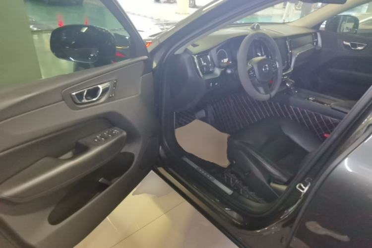Used Volvo XC60 2019 T5 4x4 Smart Edition China V Standard Driver Seat