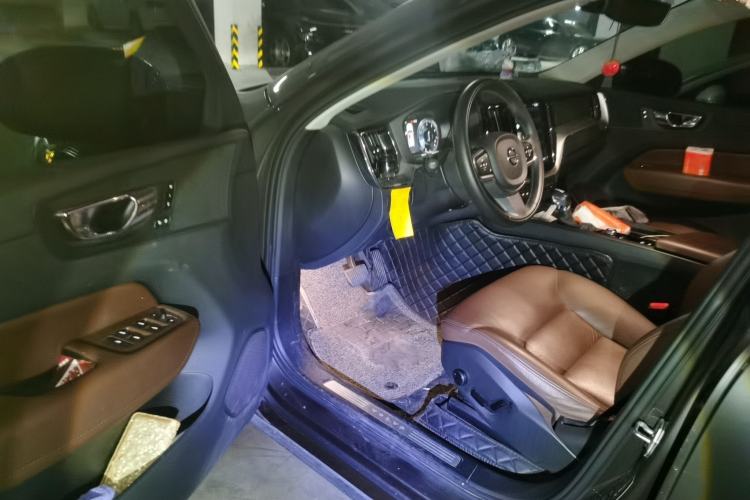 Used Volvo XC60 2019 T5 4x4 Smart Edition China V Standard Driver Seat