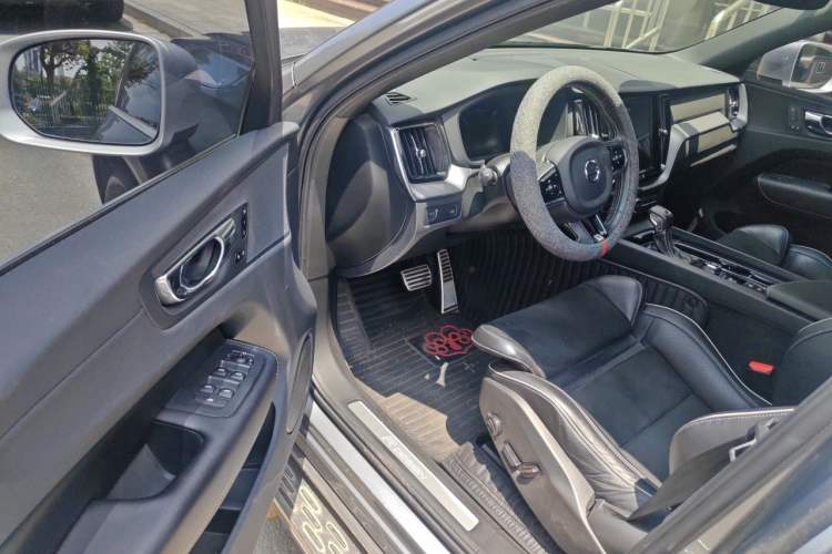Used Volvo XC60 2019 T5 4x4 Zhiyuan Sport Edition China V Standard Driver Seat