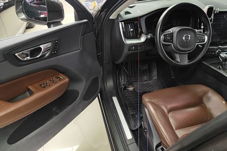 Used Volvo XC60 2019 T5 4x4 Smart Edition China VI Standard Driver Seat