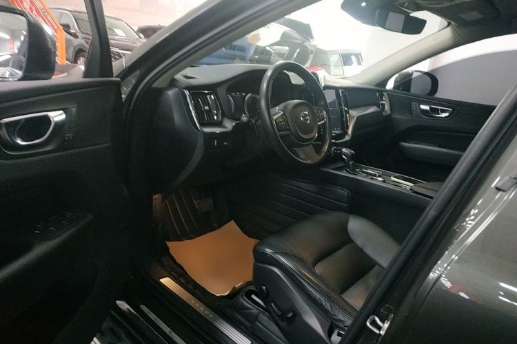 Used Volvo XC60 2019 T5 4x4 Zhiyuan Edition China VI Standard Driver Seat