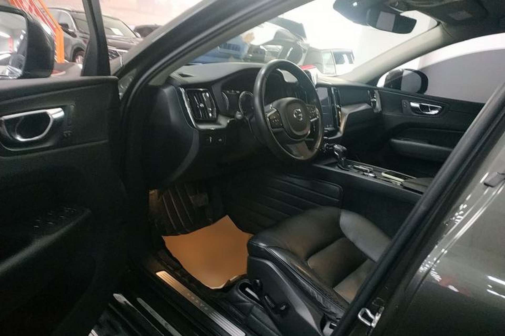 Used Volvo XC60 2019 T5 4x4 Zhiyuan Edition China VI Standard Driver Seat