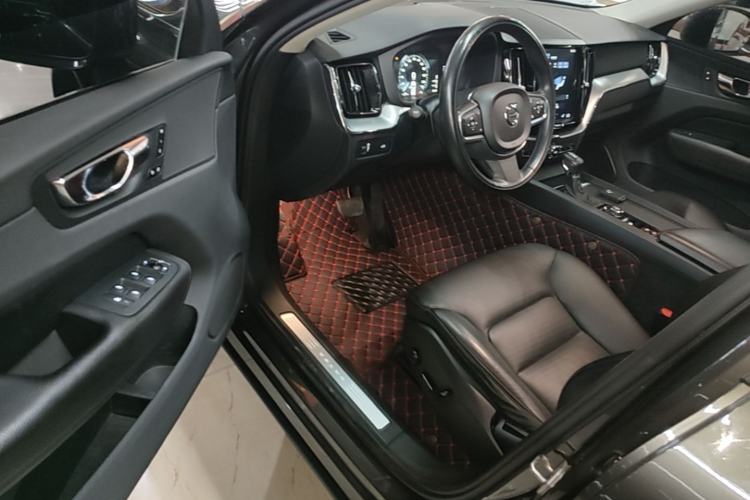 Used Volvo XC60 2019 T5 4x4 Smart Edition China VI Standard Driver Seat