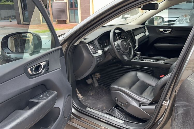 Used Volvo XC60 2019 T5 4x4 Smart Edition China V Standard Driver Seat