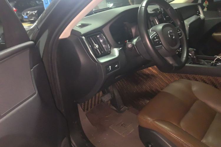 Used Volvo XC60 2019 T5 4x4 Smart Edition China V Standard Driver Seat