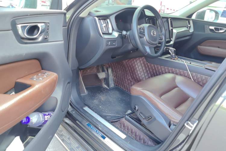Used Volvo XC60 2019 T5 4x4 Zhiyuan Edition China VI Standard Driver Seat