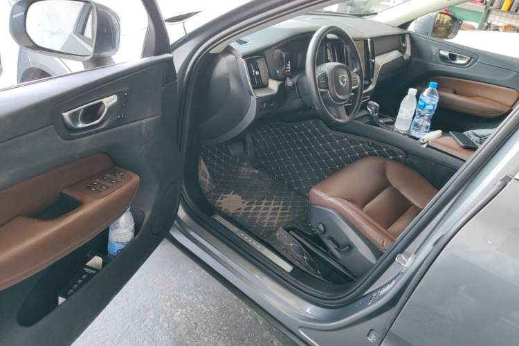 Used Volvo XC60 2019 T5 4x4 Smart Edition China V Standard Driver Seat