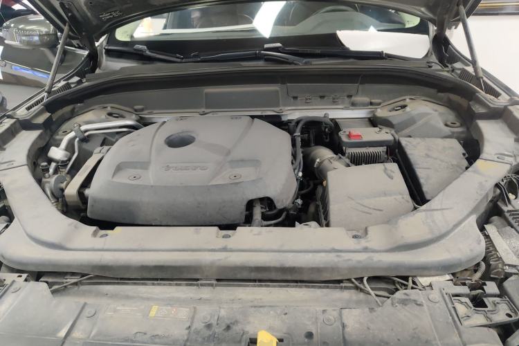 Used Volvo XC60 2019 T5 4x4 Smart Edition China V Standard Engine Bay