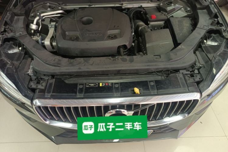 Used Volvo XC60 2019 T5 4x4 Smart Edition China VI Standard Engine Bay
