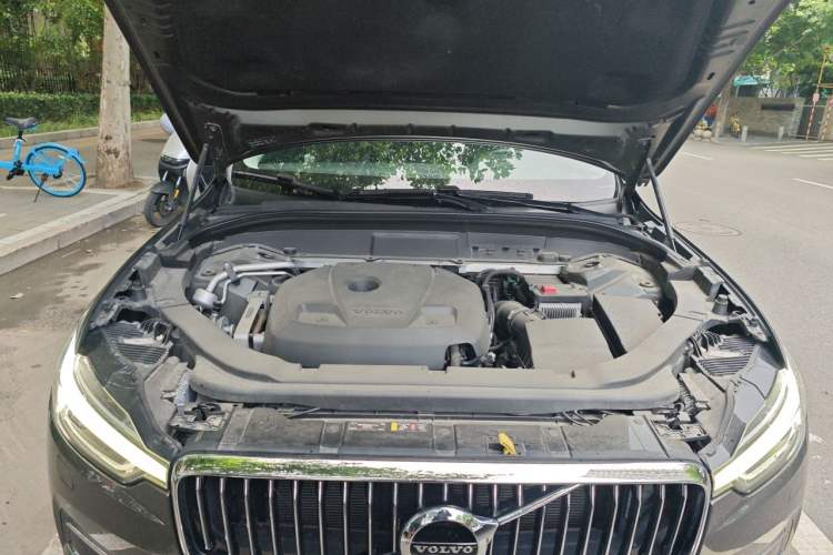 Used Volvo XC60 2019 T5 4x4 Zhiya Luxury Edition China V Standard Engine Bay