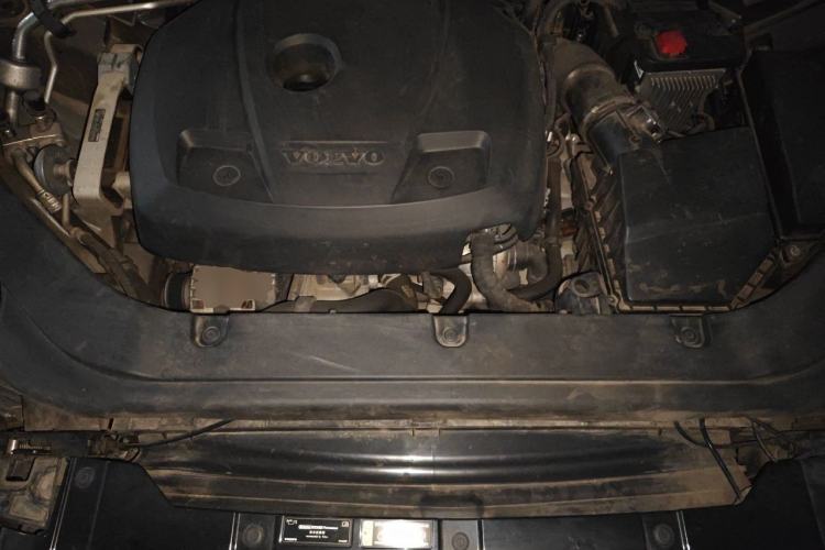 Used Volvo XC60 2019 T5 4x4 Smart Edition China V Standard Engine Bay