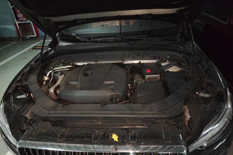 Used Volvo XC60 2019 T5 4x4 Smart Edition China V Standard Engine Bay