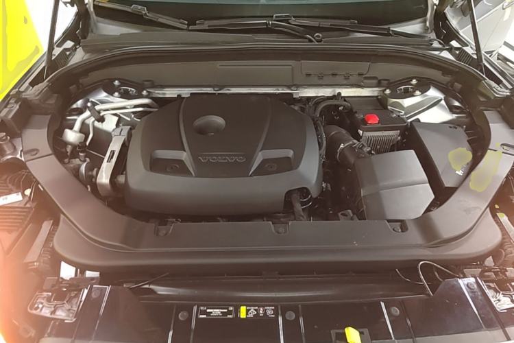 Used Volvo XC60 2019 T4 Zhiyi Edition China V Standard Engine Bay
