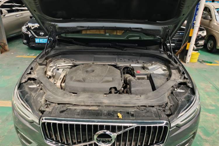 Used Volvo XC60 2019 T5 4x4 Zhiya Luxury Edition China VI Standard Engine Bay