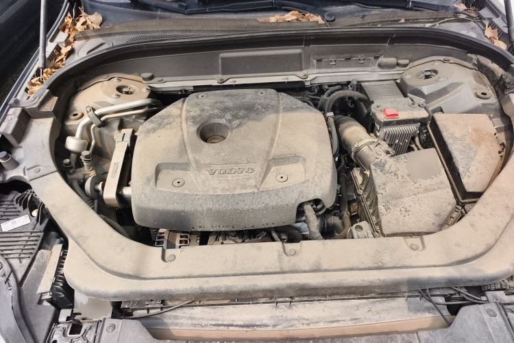 Used Volvo XC60 2019 T5 4x4 Smart Edition China VI Standard Engine Bay