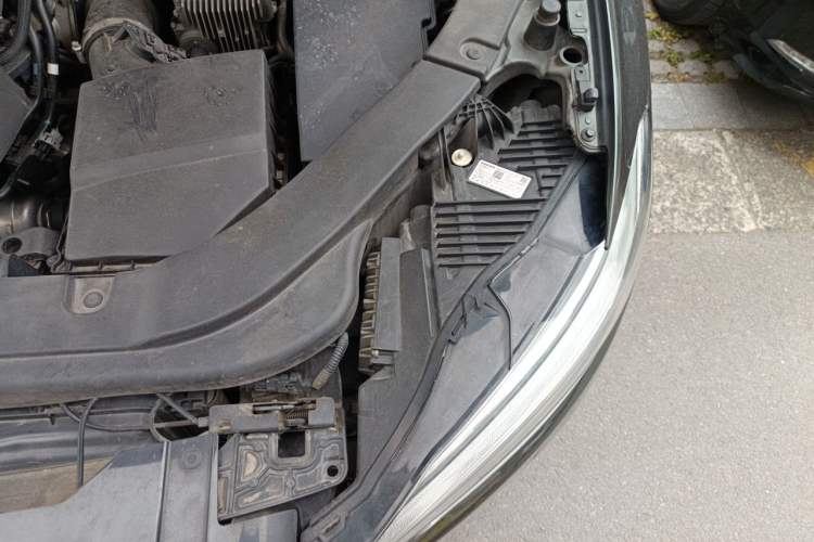 Used Volvo XC60 2019 T5 4x4 Zhiya Luxury Edition China V Standard Engine Bay Left