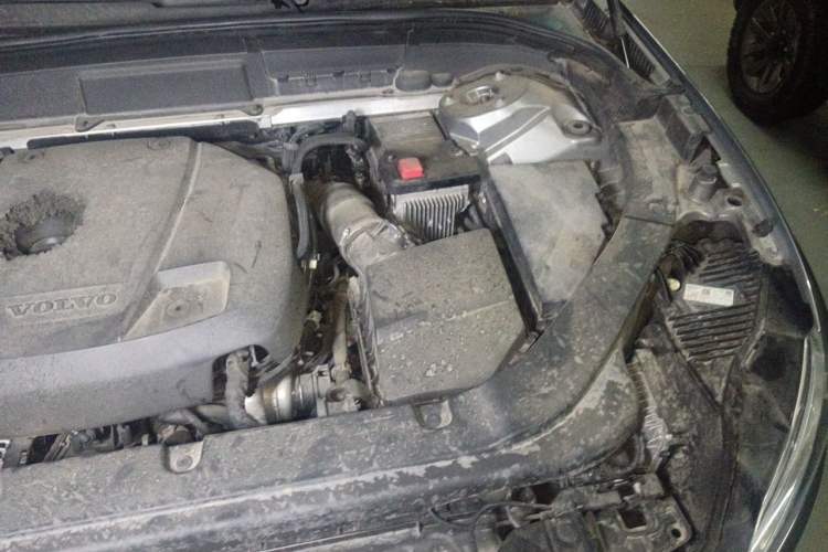 Used Volvo XC60 2019 T5 4x4 Smart Edition China V Standard Engine Bay Left