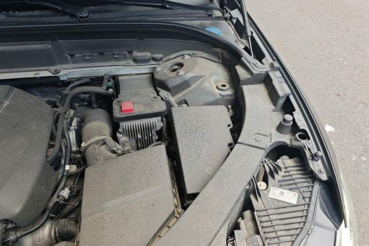 Used Volvo XC60 2019 T5 4x4 Zhiya Luxury Edition China V Standard Engine Bay Left