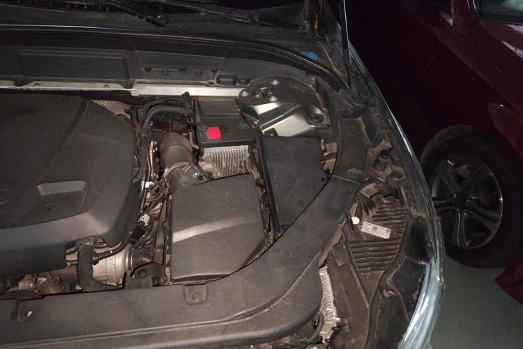 Used Volvo XC60 2019 T5 4x4 Smart Edition China V Standard Engine Bay Left