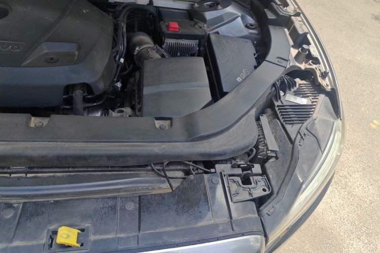 Used Volvo XC60 2019 T5 4x4 Zhiyuan Sport Edition China V Standard Engine Bay Left