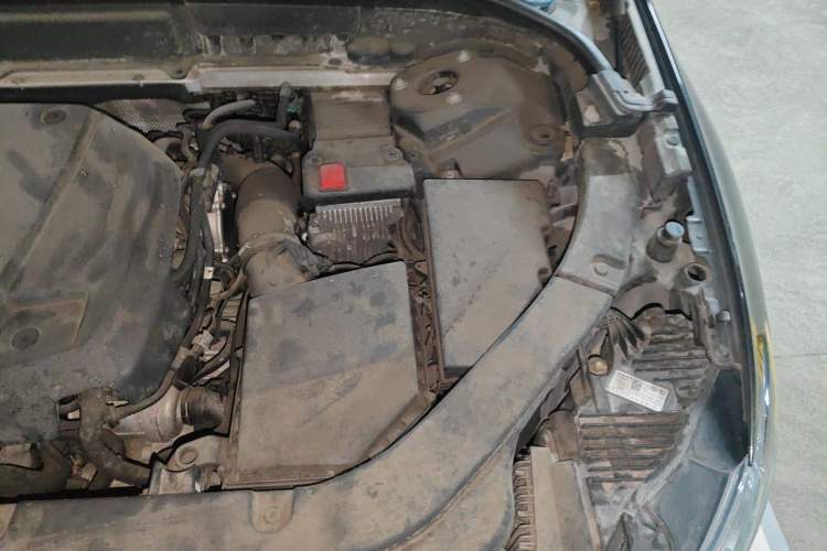 Used Volvo XC60 2019 T5 4x4 Smart Edition China V Standard Engine Bay Left