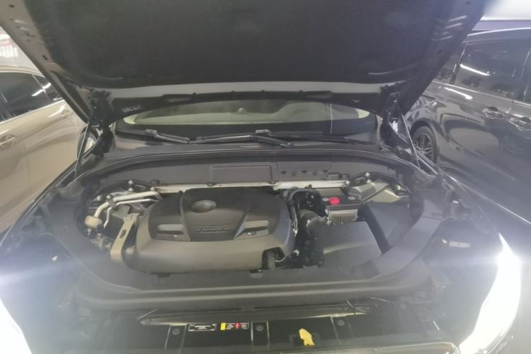 Used Volvo XC60 2019 T5 4x4 Smart Edition China V Standard Engine Bay