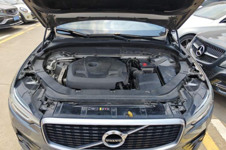 Used Volvo XC60 2019 T5 4x4 Zhiyuan Sport Edition China V Standard Engine Bay