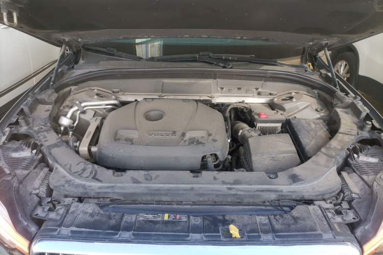 Used Volvo XC60 2019 T5 4x4 Smart Edition China V Standard Engine Bay