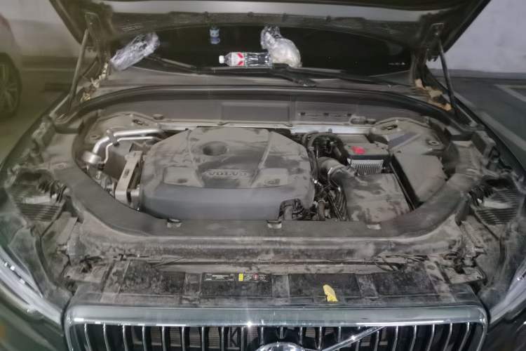 Used Volvo XC60 2019 T5 4x4 Smart Edition China V Standard Engine Bay
