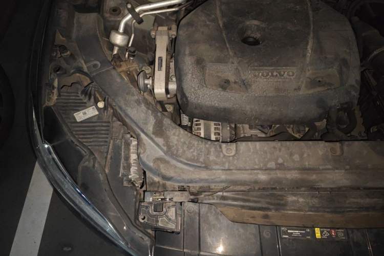 Used Volvo XC60 2019 T5 4x4 Smart Edition China V Standard Engine Bay Right