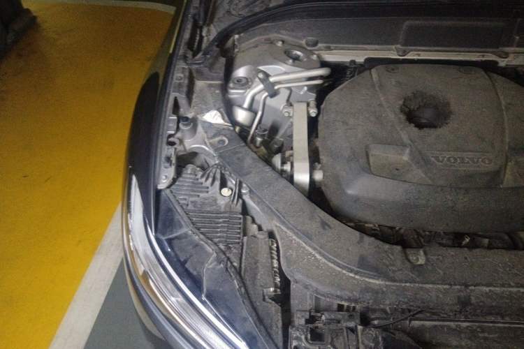 Used Volvo XC60 2019 T5 4x4 Smart Edition China V Standard Engine Bay Right