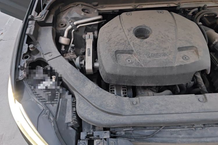 Used Volvo XC60 2019 T5 4x4 Smart Edition China VI Standard Engine Bay Right