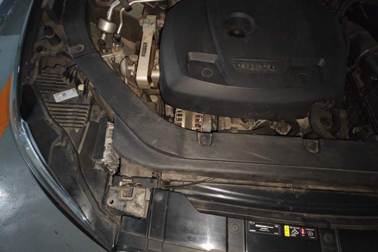 Used Volvo XC60 2019 T5 4x4 Smart Edition China V Standard Engine Bay Right