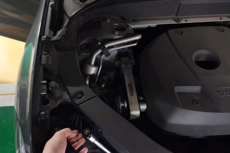 Used Volvo XC60 2019 T5 4x4 Smart Edition China V Standard Engine Bay Right