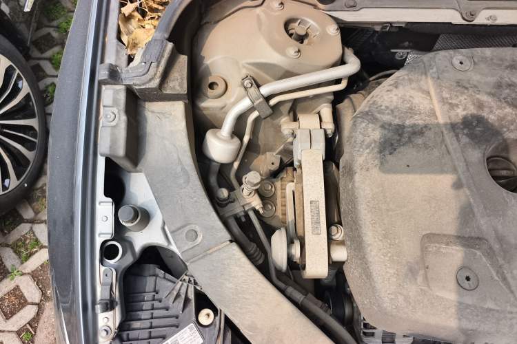 Used Volvo XC60 2019 T5 4x4 Smart Edition China VI Standard Engine Bay Right