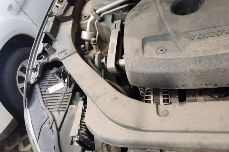 Used Volvo XC60  Engine Bay Right