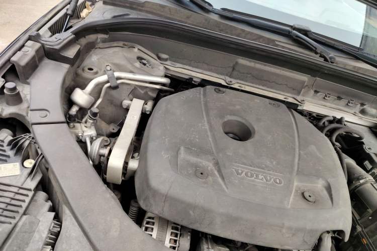 Used Volvo XC60 2019 T5 4x4 Zhiya Luxury Edition China V Standard Engine Bay Right