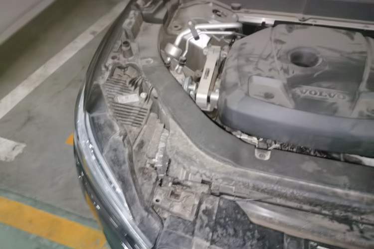 Used Volvo XC60 2019 T5 4x4 Smart Edition China V Standard Engine Bay Right