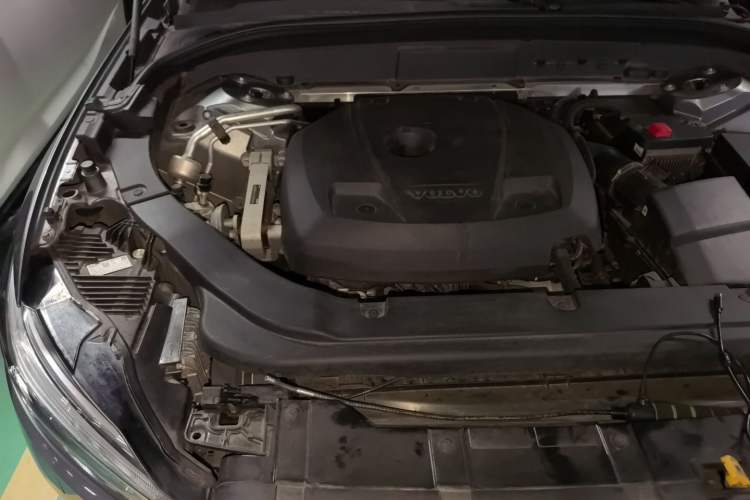 Used Volvo XC60 2019 T5 4x4 Zhiya Luxury Edition China V Standard Engine Bay Right