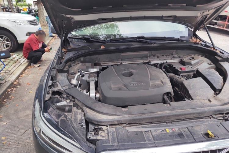 Used Volvo XC60 2019 T5 4x4 Smart Edition China V Standard Engine Bay Right