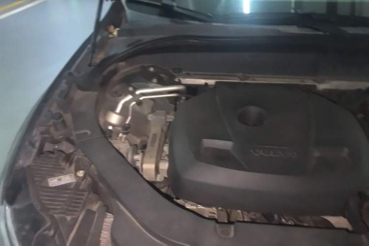 Used Volvo XC60 2019 T5 4x4 Smart Edition China V Standard Engine Bay Right