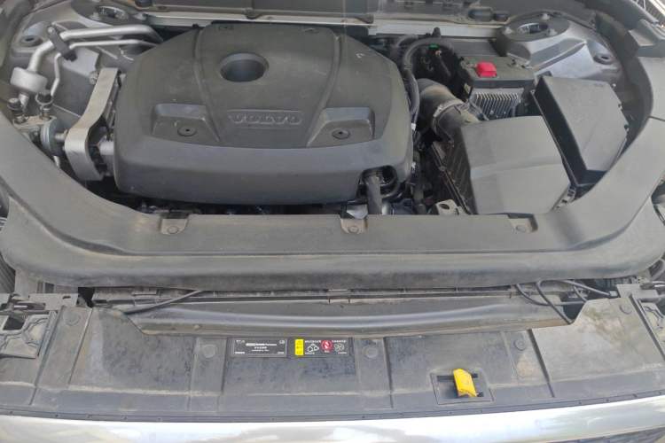 Used Volvo XC60 2019 T5 4x4 Zhiyuan Sport Edition China V Standard Engine Bay