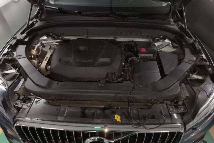 Used Volvo XC60 2019 T5 4x4 Zhiya Luxury Edition China V Standard Engine Bay