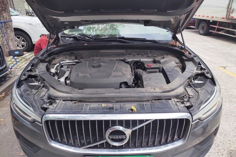 Used Volvo XC60 2019 T5 4x4 Smart Edition China V Standard Engine Bay